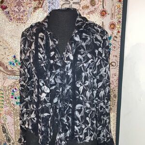 Tracy M. Black and White Floral Blouse